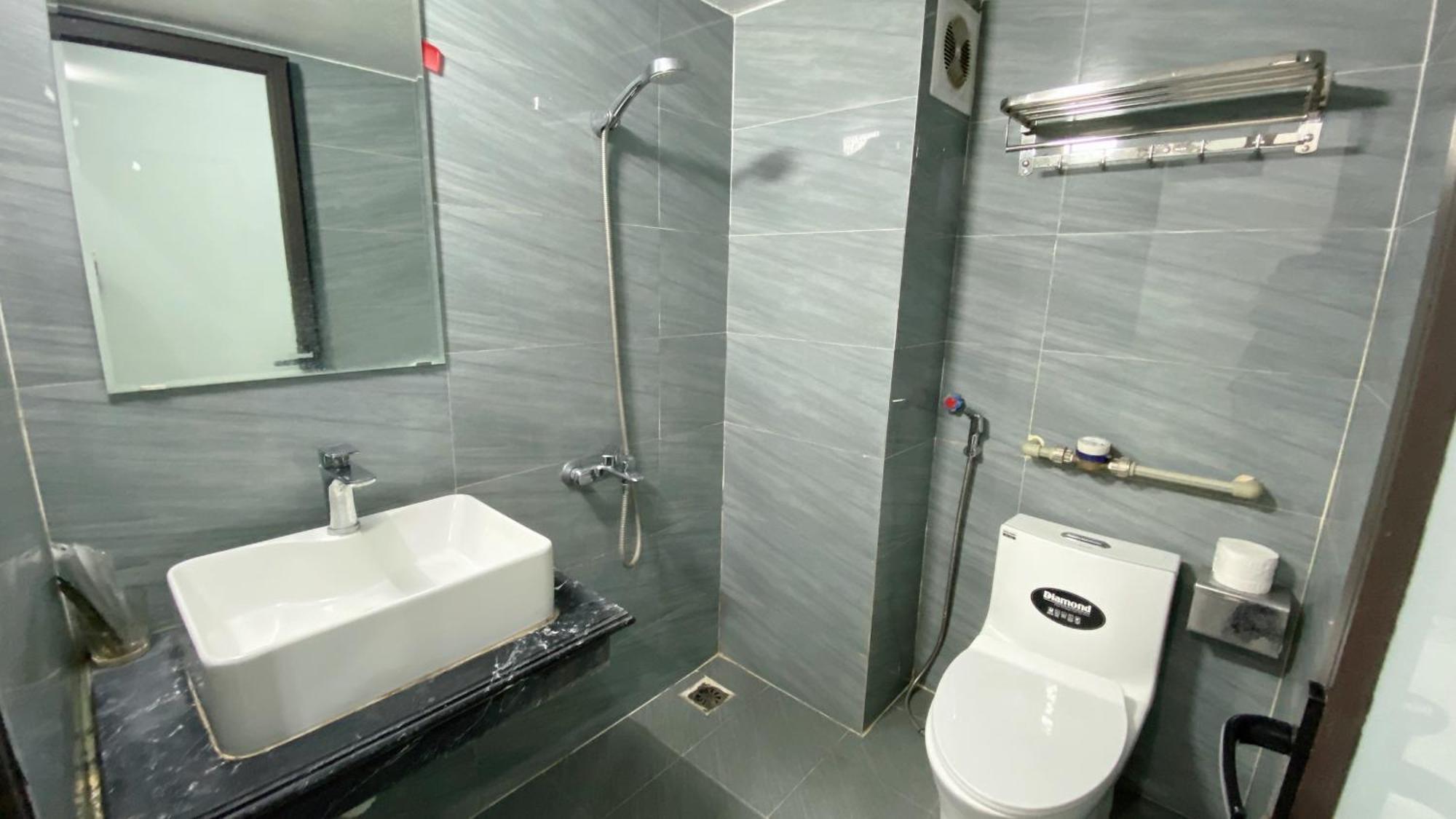 Era Apartment Tran Thai Tong Hanoi Esterno foto